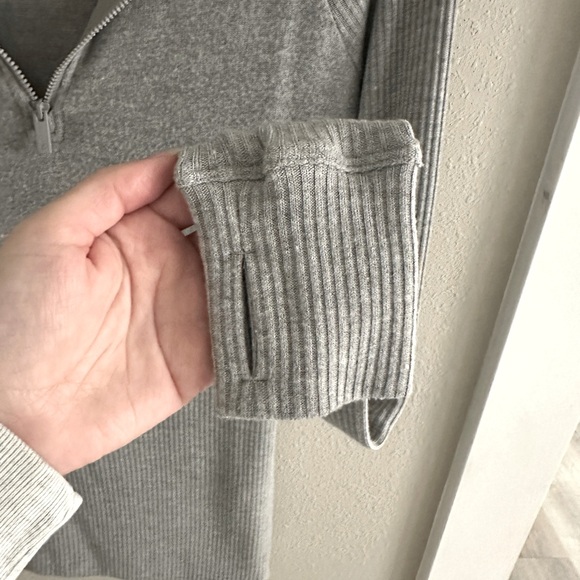 Never worn Alala Rise Quarter Zip Sweater - Picture 7 of 9